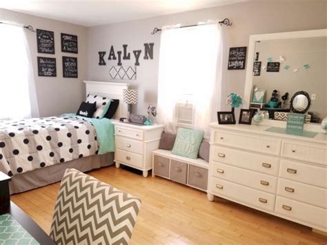 If you want to spruce up your teenage son or daughter's bedroom, i have some cool diy projects you can try. 41 Easy and Clever Teen Bedroom Makeover Ideas - Matchness.com