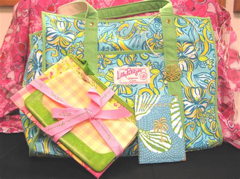 Charitybuzz Take Home This Adorable Lilly Pulitzer T Set Lot 266527