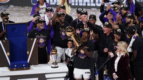 Los Lakers Se Consagraron Campeones De La Nba Y Alcanzaron A Boston Con 17 Títulos Deportes