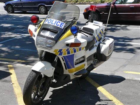 Bmw motorcycle clothing, lifestyle, luggage, original parts & accessories. POLICE MOTORCYCLES 3