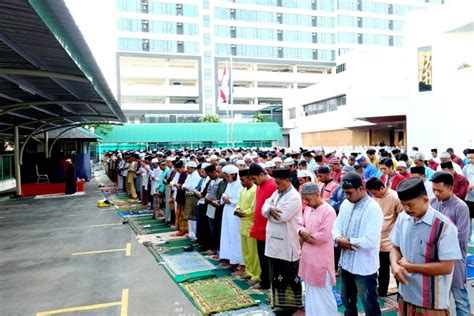 Address, phone number, and email address for the british honorary consulate in kota kinabalu, malaysia. 1,000 Indonesians celebrate Idul Fitri at RI consulate in ...