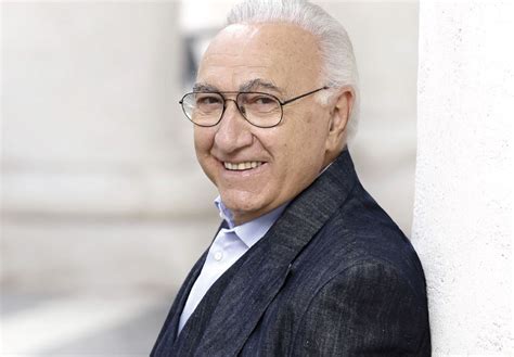 Pippo baudo was born on june 7, 1936 in militello, catania, italy as giuseppe raimondo vittorio baudo. Pippo Baudo story: il Sistina, la Dc, Silvio, Grillo, la ...