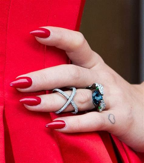 Die bedeutung der traditionellen japanische tattoos. Die 25 Tattoos von Rita Ora und ihre Bedeutung - Promi Tattoos