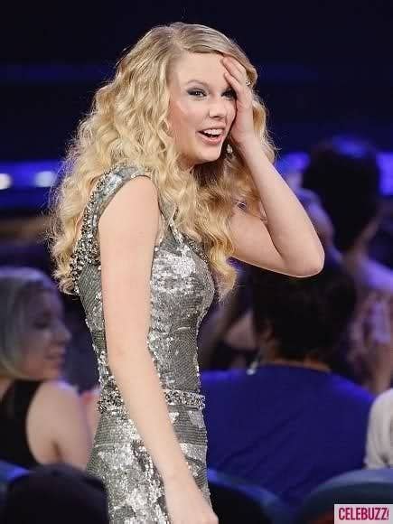 44 Photos Of Taylor Swifts Surprised Face