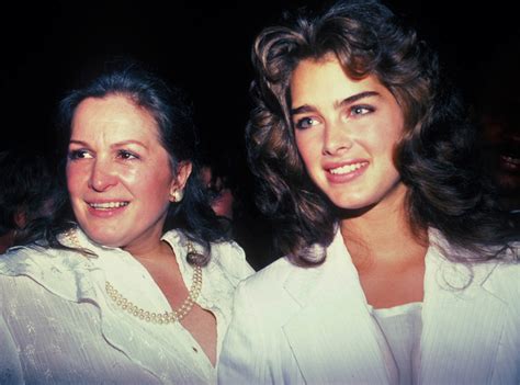 Brooke Shields Reacts To Mom Teri Shields Death She Was An Enormous