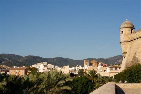 In diesen monaten herrschen temperaturen zwischen 20 und 32 grad celsius, wobei. Wetter auf Mallorca im November 2020: Temperaturen ...