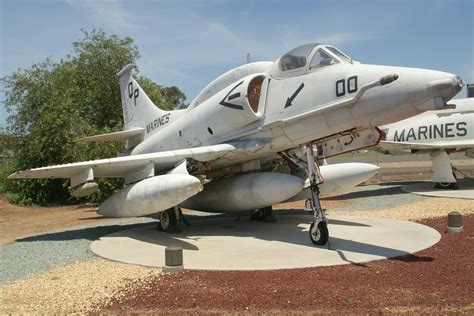 Douglas A 4m Skyhawk Ii Usmc Single Engine Single Seat