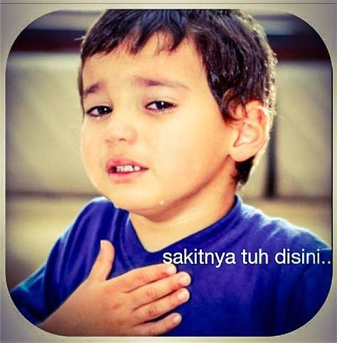 Berikut kutipan lirik lagunya sakitnya tuh di sini di dalam hatiku sakitnya tuh di sini melihat kau selingkuh sakitnya tuh di sini pas kena hatiku …. Speechless, dangdut lyric 'Sakitnya tuh disini' was all ...