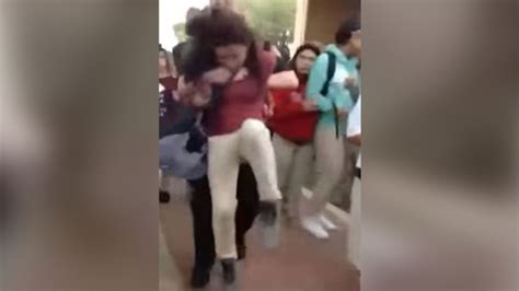 Tinder recently banned teenagers, but that doesn't mean that their swiping days are over. Watch This Police Officer Brutally Body Slam A 12 Year Old ...