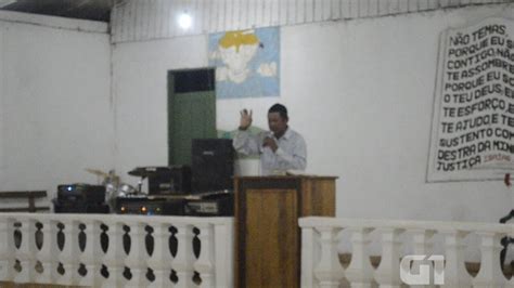 Pastor Em Momento De Oração Na Aldeia Kumenê Em Oiapoque Amapá G1