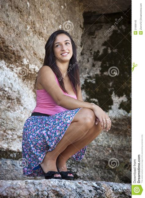 Jeune Fille Dans Une Mini Jupe Image Stock Image Du Rose Fille 21008143
