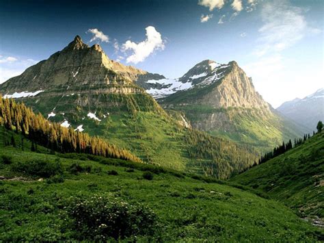 Salah satu pegunungan yang paling terkenal di dunia adalah pegunungan himalaya. Foto Pemandangan Alam Terindah di Dunia | Back to Nature