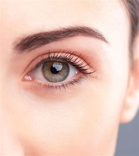 5 Tips To Get Naturally Beautiful Eyebrows