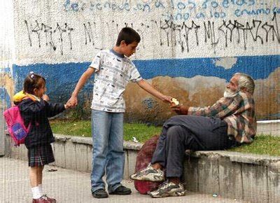 En este caso, una persona sin hogar en la avenida paulista, brasil. Definición de Rectitud » Concepto en Definición ABC