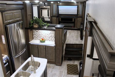 3 Reasons To Consider A Front Living Fifth Wheel Rv Camping World Blog