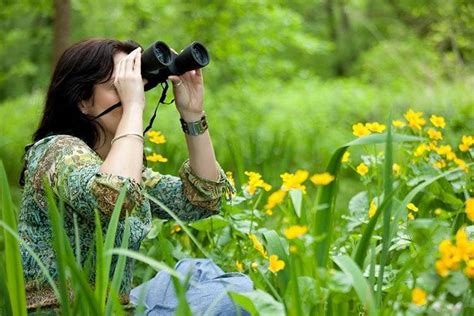 8 Best Binoculars For Bird Watching In The Garden Garden Junkie