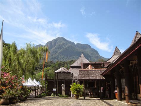 Lihat ide lainnya tentang budaya, indonesia, seni. Syok Sendiri II: Tempat-tempat Menarik Sekitar Kuching ...