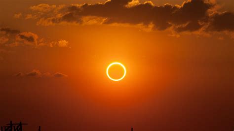 A diferencia de un eclipse solar, el fenómeno será visible a simple vista. Eclipse solar anular "anillo de fuego": qué es y dónde ...