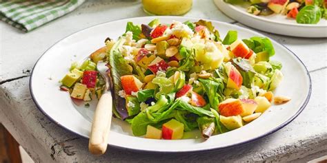 Maaltijdsalade met appel bleekselderij en amandel