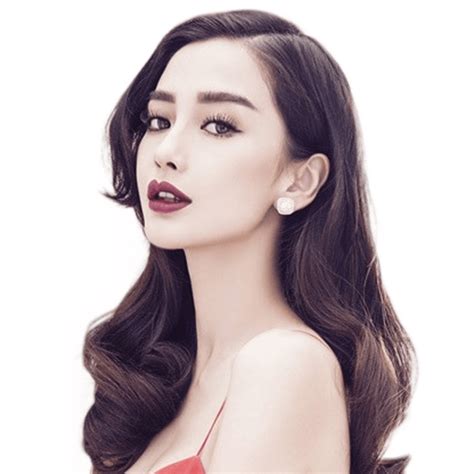 The famous actress and model married actor huang xiaoming (黄晓明) in 2015, and ever since, their marriage and relationship status is a popular gossip topic on social media. Angelababy-doki@腾讯视频：超全的Angelababy资讯、视频、粉丝、直播、活动集合
