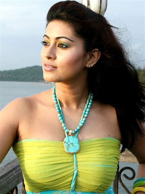 indian actress tamil actress sneha hot showing her hanging big boobs and bra