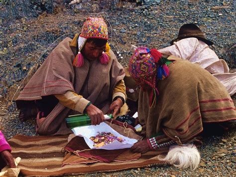 The ambrosia collective is a solution based company that is founded on a very unique and purposeful concept. Haciendo Historia y Memoria: El día de la "Pachamama"