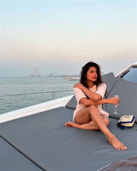 Priyanka Chopras Dubai Weekend With Her ‘dream Team Entertainment