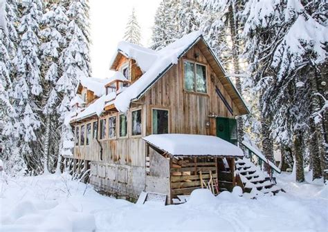 7 Winter Cabins In Oregon Where You Can Watch The Snow Fall