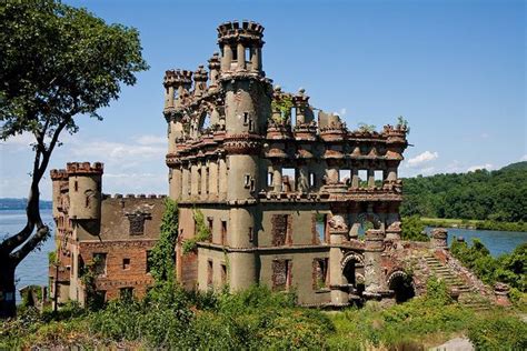 This Island Castle In New York Is Home To A Murder Mystery