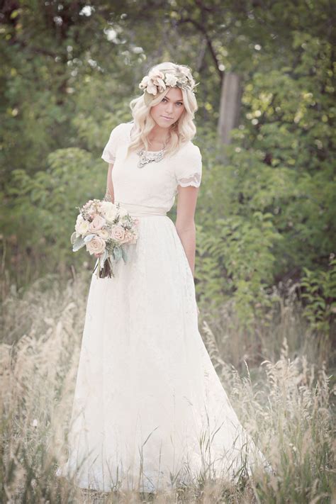 Vintage Lace Wedding Dress With Short Sleevesmodest Bridal Dress With