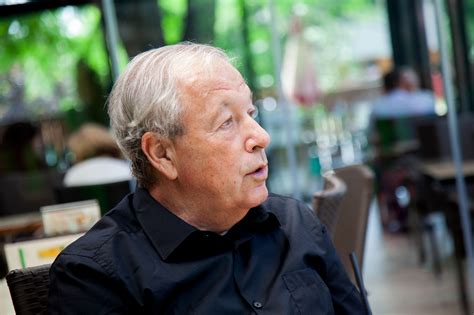 Miklós vámos originalmente tibor vámos, (nacido el 29 de enero de 1950 en budapest ) es un escritor, novelista, guionista, traductor y presentador de su padre era tibor vámos y su madre erzsébet ribárszky. Vámos Miklós: „Sokszor voltam hülye" - Interjú - WMN