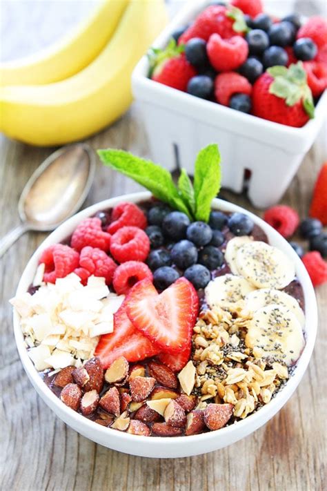 These banana desserts double up as lazy morning treats as well as a plate of french toast. Smoothie Bowl With Berries & Bananas {Healthy} - Two Peas ...