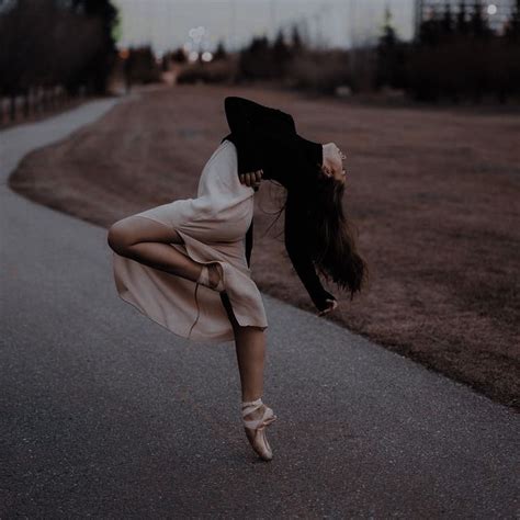 Pin by 𝕾𝖆𝖛𝖆𝖍𝖆 on ﾟ INSPIRATIONS ﾟ Dancer photography Dancing