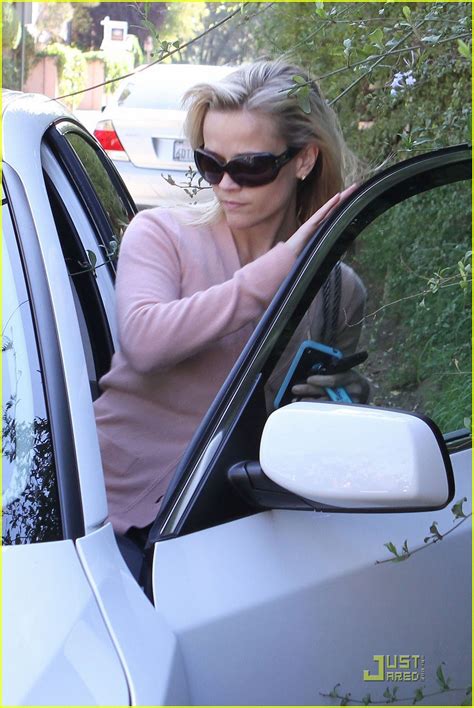 Reese Witherspoon Lets Loose Photo 2399860 Reese Witherspoon Photos Just Jared Celebrity