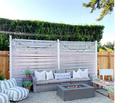 Easy Diy Privacy Screen Fence Dreaming Of Homemaking