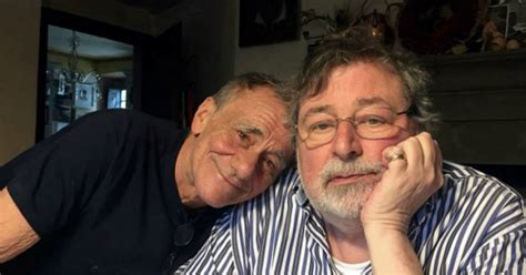 Account ufficiale di francesco guccini. Anteprima del duetto Vecchioni Guccini | Radio Deejay