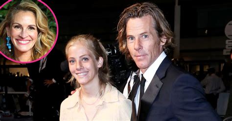 Julia Roberts Daughter Makes Red Carpet Debut With Dad Photo Us Weekly