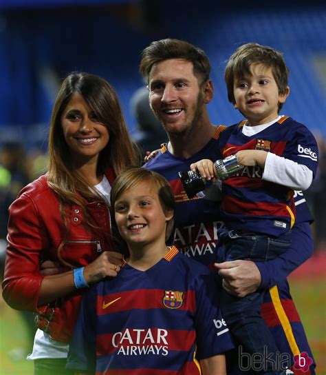 Leo Messi Y Antonella Roccuzzo Con Su Hijo Thiago En La Final De La