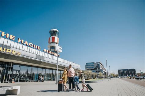 Vliegen vanaf Rotterdam: alles op een rij - Strandmeisje