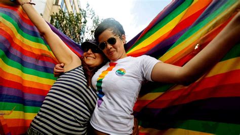 El Constitucional Vota A Favor De Las Adopciones Por Parejas Homosexuales En Colombia Rtvees