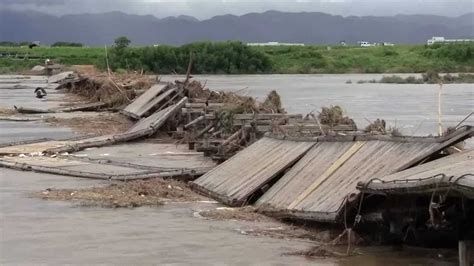 We did not find results for: HD 台風17号の被害情報 『流れ橋』の崩壊.2012年10月1日 - YouTube