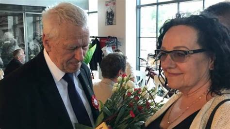 Jun 02, 2021 · beata tyszkiewicz nie chce wychodzić z domu. Morawiecki dwoma słowami zniszczył relację z córką. To ...