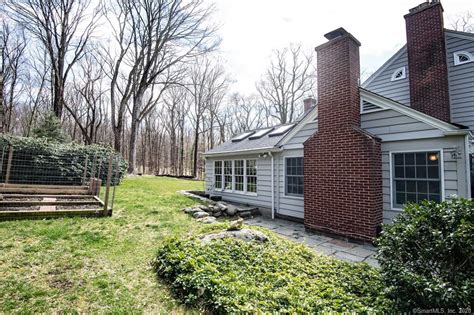 <p>connecticut sports center is located on south bradley road in woodbridge. 130 Center Road, Woodbridge, Connecticut 06525 - MLS ...