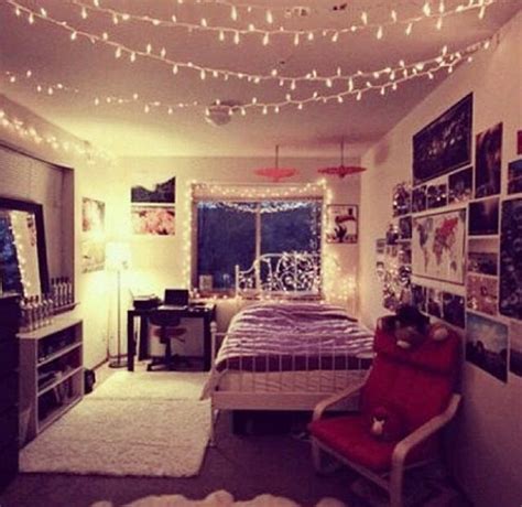 When you get to college, you get one space: girl-college-bedrooms