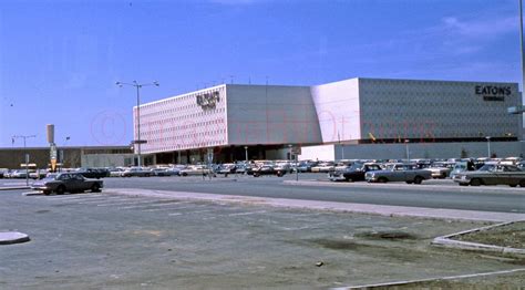 With 48,969,858 visitors in 2015 alone, the toronto eaton centre sees more annual visitors than either of the two busiest malls in the united states (mall of america in bloomington, minnesota and ala moana center in honolulu, hawaii), or central park in new york city. Yorkdale in the 1960s
