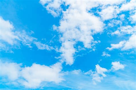 Фон небо с облаками для Фотошопа скачать бесплатно