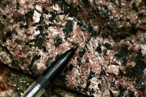 How To Identify Red Granite The Wisconsin State Rock Wgnhs Uwmadison