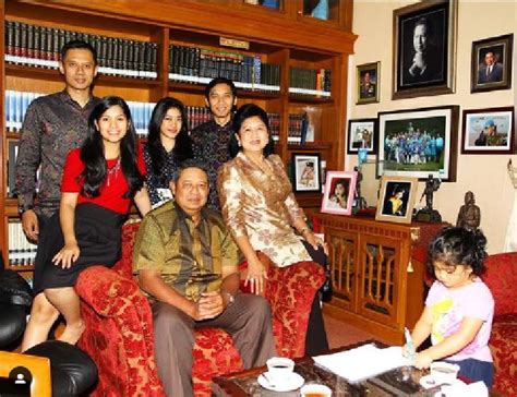 Check spelling or type a new query. Annisa Pohan Pamer Foto 10 Tahun Lalu, Aliya Rajasa: Serasa Mimpi - profil Cantika.com