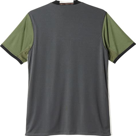 Deutschland 89 is a german television series, starring jonas nay as martin rauch, an agent of east germany following the fall of the berlin wall in 1989. Adidas Deutschland Away Trikot 2015/2016 ab 32,89 ...