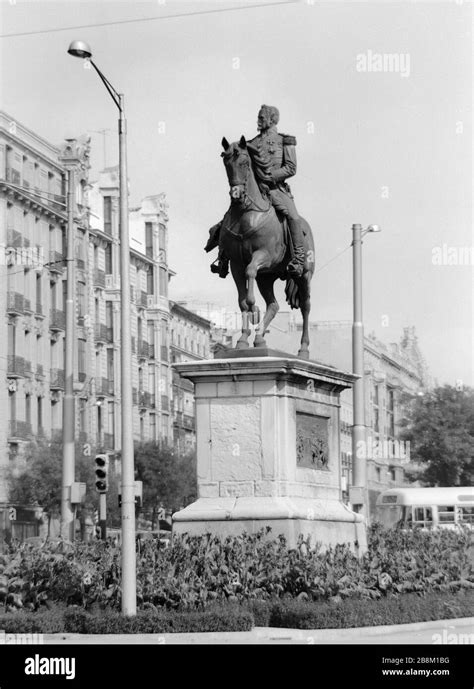 Bronze Sculpture 20th Century Black And White Stock Photos And Images Alamy